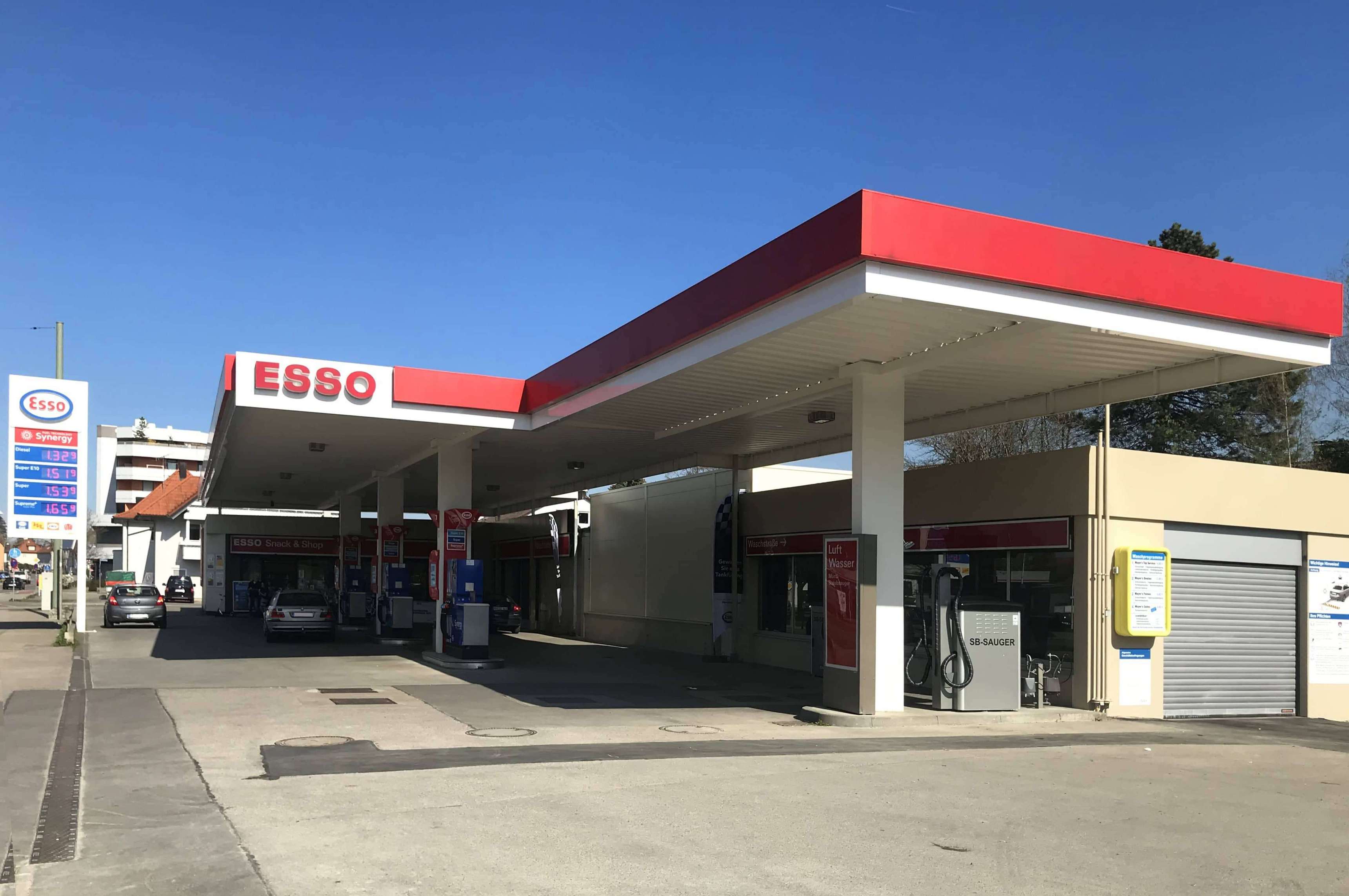 Esso Mayer in Memmingen. Harald Mayer: "Our family has been running a wash tunnel at the petrol station for over 50 years.". © picture Fam. Mayer